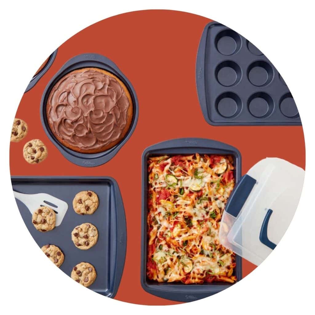 Wilton family pan set gift
