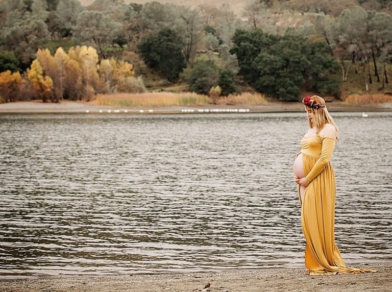 3 Tips for Art Nouveau Maternity Photos