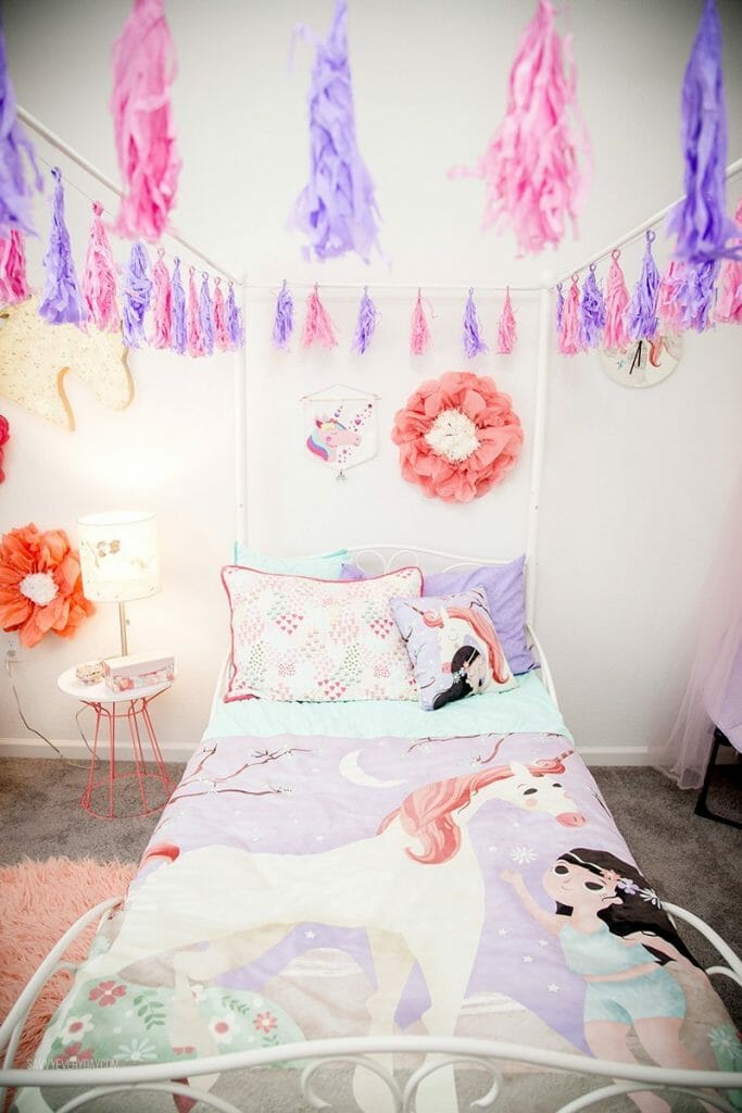 front view of S' unicorn bed