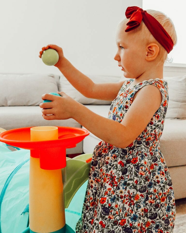 3 Tips for Buying Big Sibling Gifts From Baby
